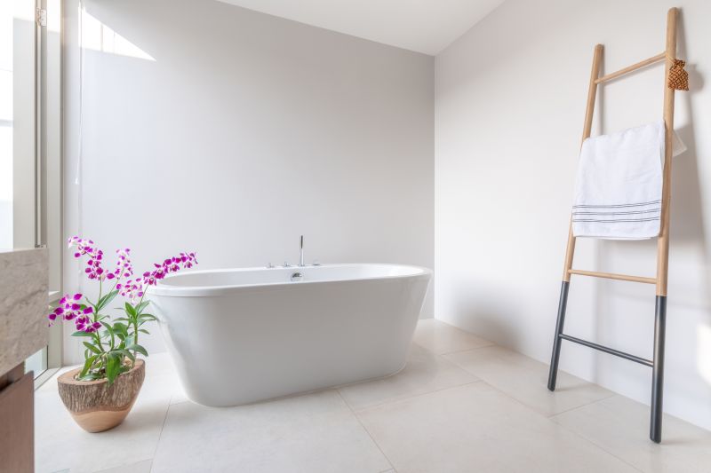 Space-Saving Alcove Tub
